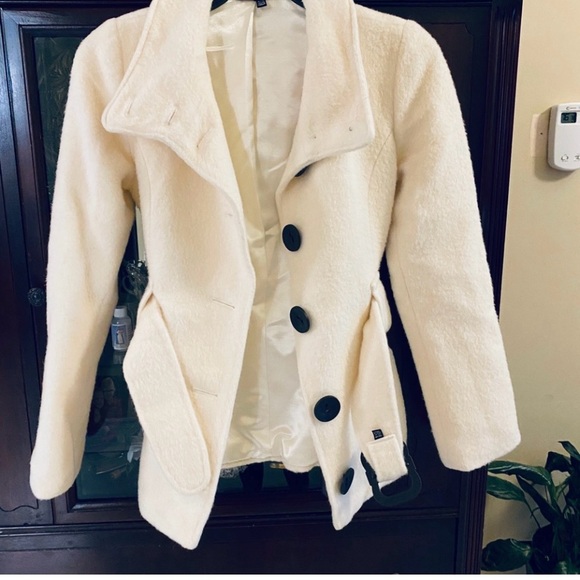 Women’s Wool Ivory Coat - Picture 8 of 13